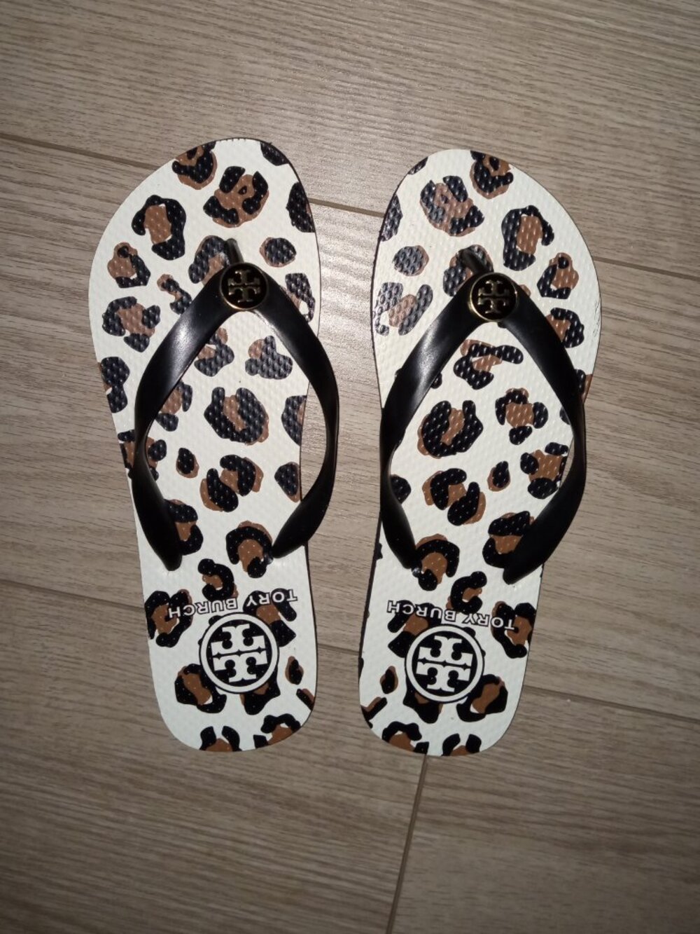 TORY BURCH leopard 🐆 print flip flops NWOT 🩴🩴sandals sz 9.5 (~ 10" long)